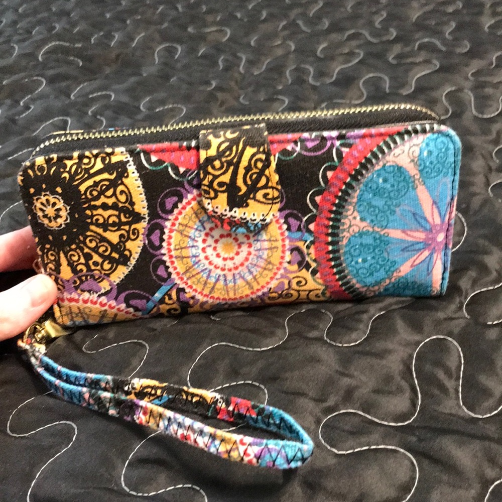 Women’s Walle/ Wristlet